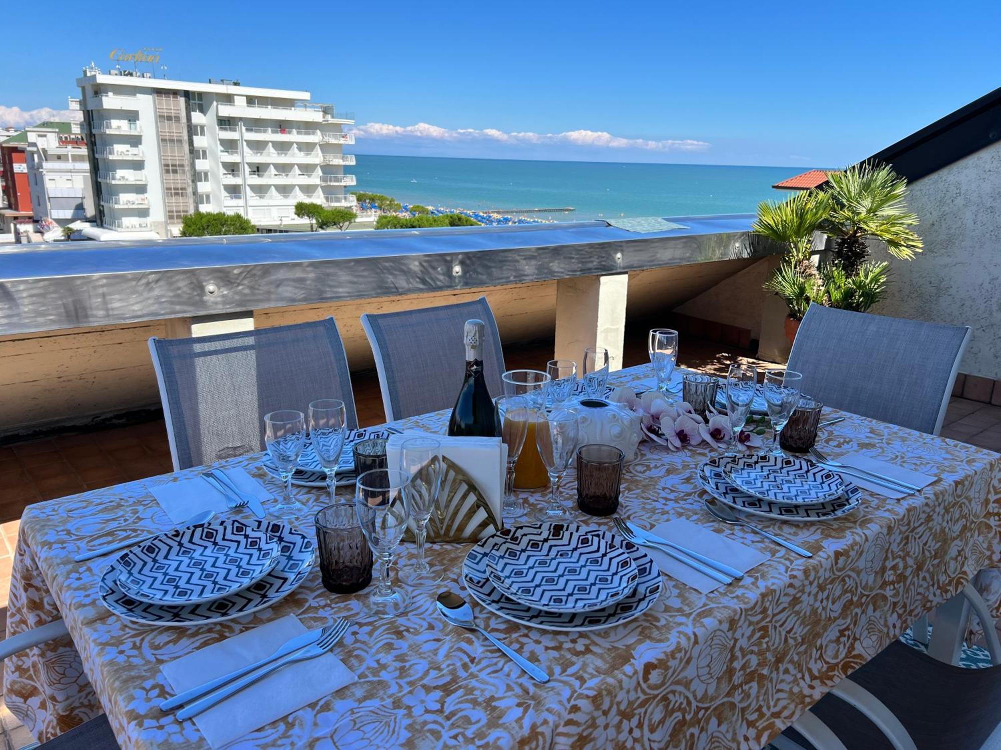 Ferienwohnung Blue Moon Penthouse Lido di Jesolo Exterior foto